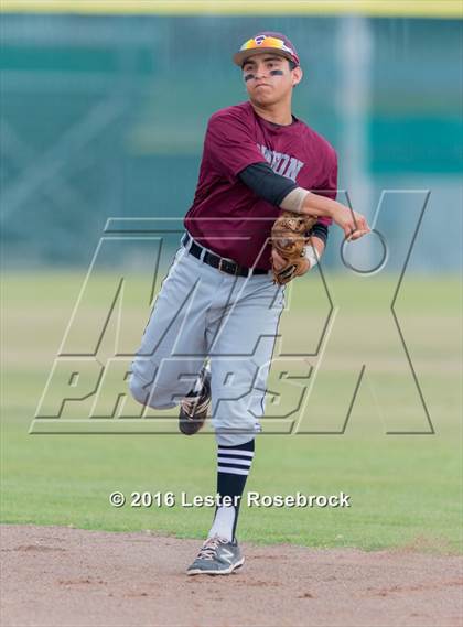 Thumbnail 2 in Bandera vs. Sinton (UIL 4A Area Playoffs) photogallery.
