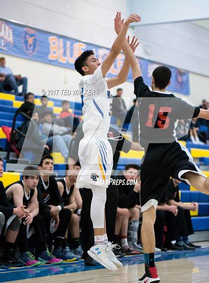 Thumbnail 2 in Santa Clara vs. Gunn (CIF CCS D2 Quarterfinal) photogallery.