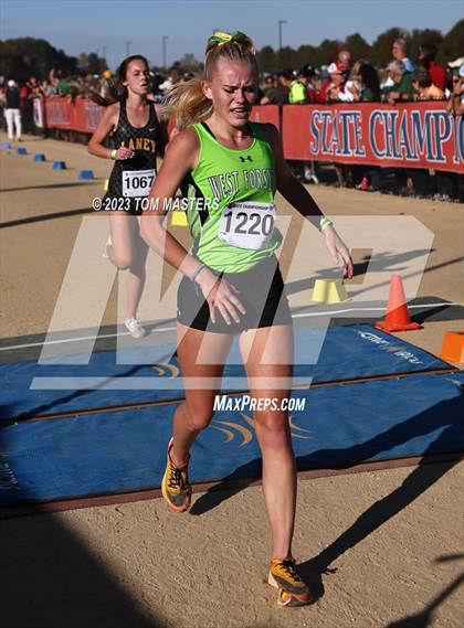 Thumbnail 1 in NCHSAA 4A Championship photogallery.