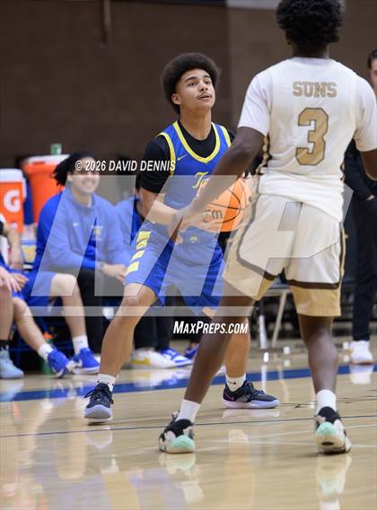 Thumbnail 2 in Taft vs. Del Oro (BCHS MLK Showcase) photogallery.