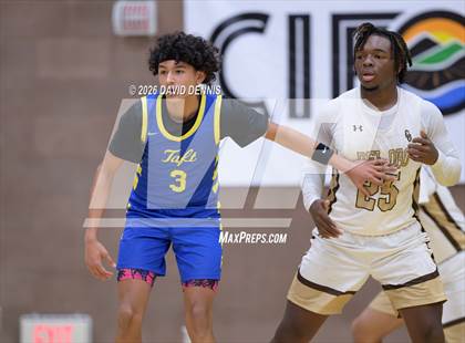 Thumbnail 2 in Taft vs. Del Oro (BCHS MLK Showcase) photogallery.