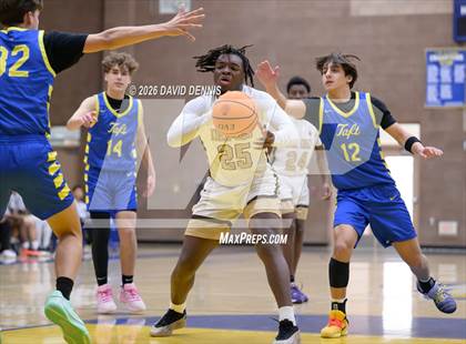 Thumbnail 1 in Taft vs. Del Oro (BCHS MLK Showcase) photogallery.