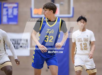 Thumbnail 3 in Taft vs. Del Oro (BCHS MLK Showcase) photogallery.