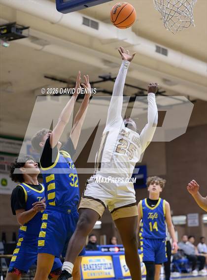 Thumbnail 1 in Taft vs. Del Oro (BCHS MLK Showcase) photogallery.