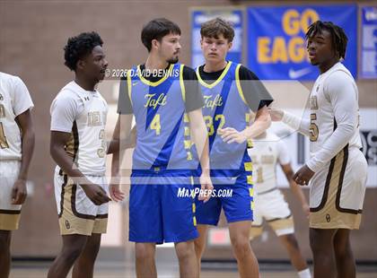 Thumbnail 2 in Taft vs. Del Oro (BCHS MLK Showcase) photogallery.