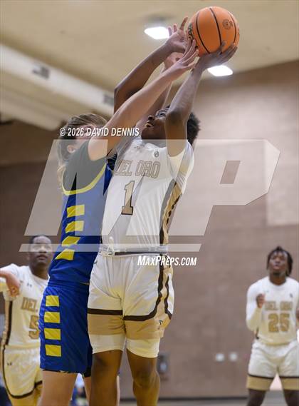 Thumbnail 2 in Taft vs. Del Oro (BCHS MLK Showcase) photogallery.