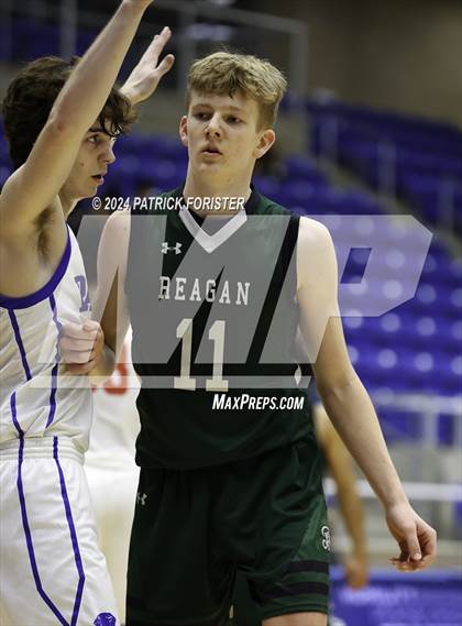Thumbnail 1 in Reagan vs. Parish Episcopal (NISD/NEISD Tournament Final) photogallery.
