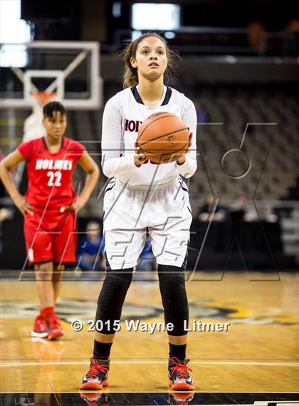 Thumbnail 1 in Holmes vs. Holy Cross (KHSAA 9th Region Final) photogallery.