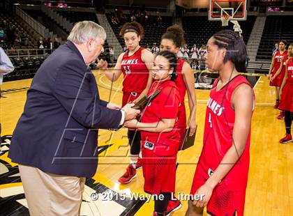 Thumbnail 3 in Holmes vs. Holy Cross (KHSAA 9th Region Final) photogallery.