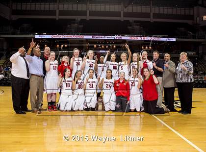 Thumbnail 2 in Holmes vs. Holy Cross (KHSAA 9th Region Final) photogallery.