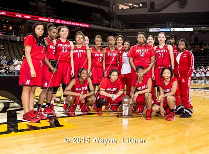 Thumbnail 1 in Holmes vs. Holy Cross (KHSAA 9th Region Final) photogallery.
