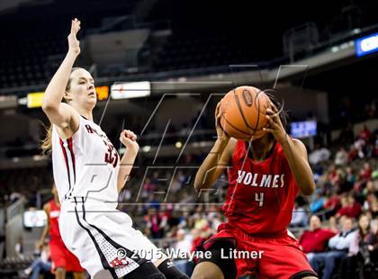 Thumbnail 2 in Holmes vs. Holy Cross (KHSAA 9th Region Final) photogallery.