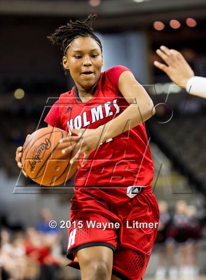 Thumbnail 3 in Holmes vs. Holy Cross (KHSAA 9th Region Final) photogallery.