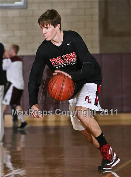 Thumbnail 3 in Fox Lane vs. Scarsdale  (Kari Pizzotola Holiday Classic) photogallery.