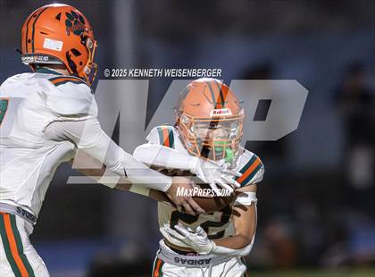 Thumbnail 2 in Porterville vs Exeter photogallery.