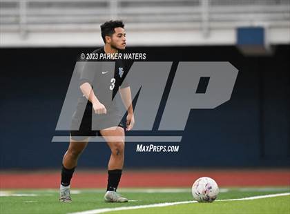 Thumbnail 1 in Sam Houston @ East Jefferson (Div. II Regional Playoff) photogallery.