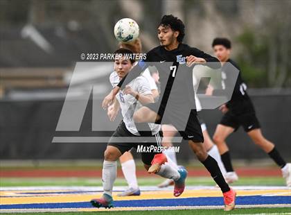 Thumbnail 2 in Sam Houston @ East Jefferson (Div. II Regional Playoff) photogallery.