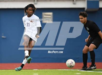 Thumbnail 2 in Sam Houston @ East Jefferson (Div. II Regional Playoff) photogallery.