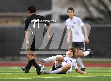 Thumbnail 2 in Sam Houston @ East Jefferson (Div. II Regional Playoff) photogallery.