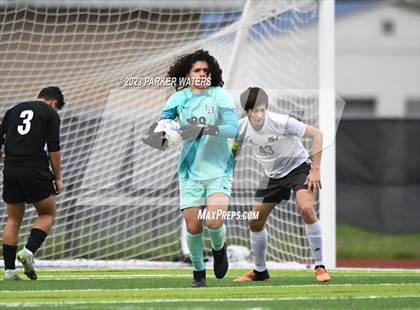 Thumbnail 2 in Sam Houston @ East Jefferson (Div. II Regional Playoff) photogallery.