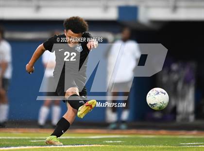 Thumbnail 2 in Sam Houston @ East Jefferson (Div. II Regional Playoff) photogallery.