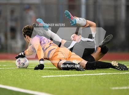 Thumbnail 2 in Sam Houston @ East Jefferson (Div. II Regional Playoff) photogallery.