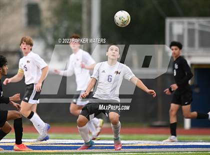 Thumbnail 1 in Sam Houston @ East Jefferson (Div. II Regional Playoff) photogallery.