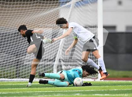 Thumbnail 1 in Sam Houston @ East Jefferson (Div. II Regional Playoff) photogallery.