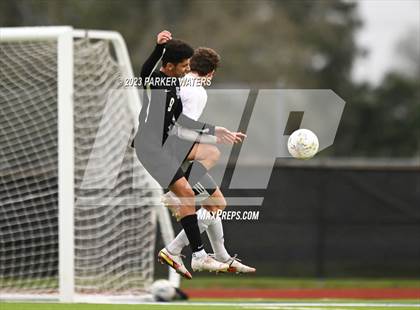 Thumbnail 3 in Sam Houston @ East Jefferson (Div. II Regional Playoff) photogallery.