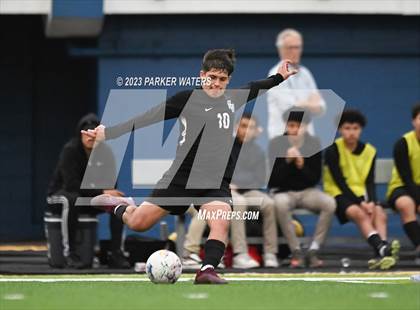 Thumbnail 2 in Sam Houston @ East Jefferson (Div. II Regional Playoff) photogallery.