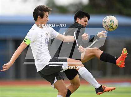 Thumbnail 3 in Sam Houston @ East Jefferson (Div. II Regional Playoff) photogallery.