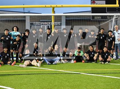 Thumbnail 1 in Sam Houston @ East Jefferson (Div. II Regional Playoff) photogallery.