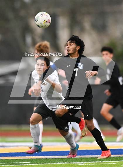 Thumbnail 1 in Sam Houston @ East Jefferson (Div. II Regional Playoff) photogallery.
