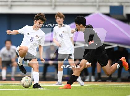 Thumbnail 3 in Sam Houston @ East Jefferson (Div. II Regional Playoff) photogallery.
