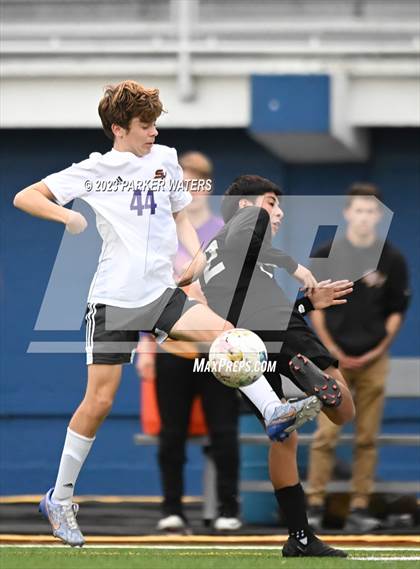Thumbnail 1 in Sam Houston @ East Jefferson (Div. II Regional Playoff) photogallery.