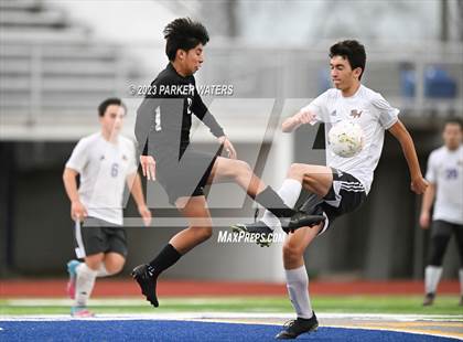 Thumbnail 3 in Sam Houston @ East Jefferson (Div. II Regional Playoff) photogallery.