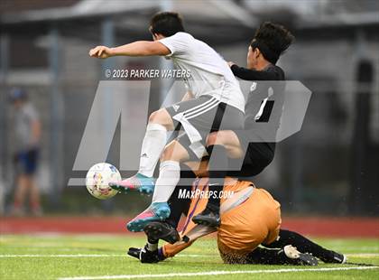 Thumbnail 3 in Sam Houston @ East Jefferson (Div. II Regional Playoff) photogallery.