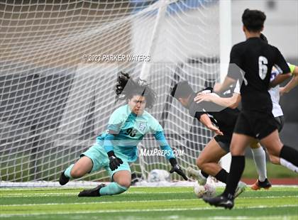 Thumbnail 3 in Sam Houston @ East Jefferson (Div. II Regional Playoff) photogallery.