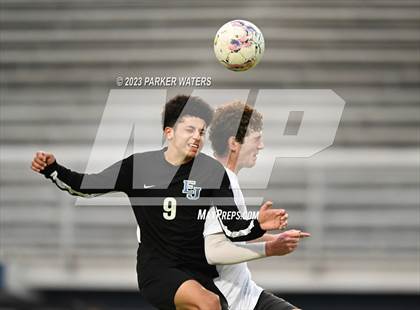 Thumbnail 3 in Sam Houston @ East Jefferson (Div. II Regional Playoff) photogallery.