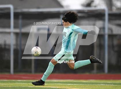Thumbnail 2 in Sam Houston @ East Jefferson (Div. II Regional Playoff) photogallery.