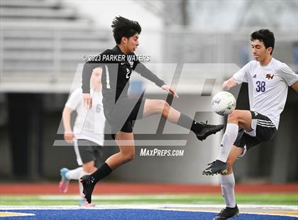 Thumbnail 2 in Sam Houston @ East Jefferson (Div. II Regional Playoff) photogallery.