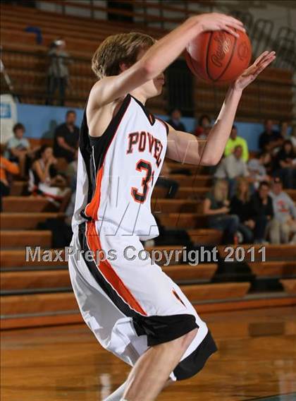 Thumbnail 2 in Powell vs Gibbs (Kroger Thanksgiving Classic) photogallery.
