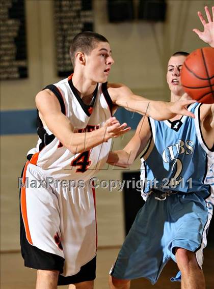 Thumbnail 2 in Powell vs Gibbs (Kroger Thanksgiving Classic) photogallery.