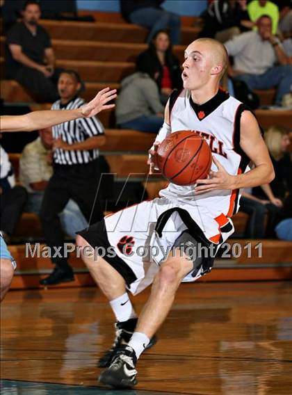 Thumbnail 3 in Powell vs Gibbs (Kroger Thanksgiving Classic) photogallery.