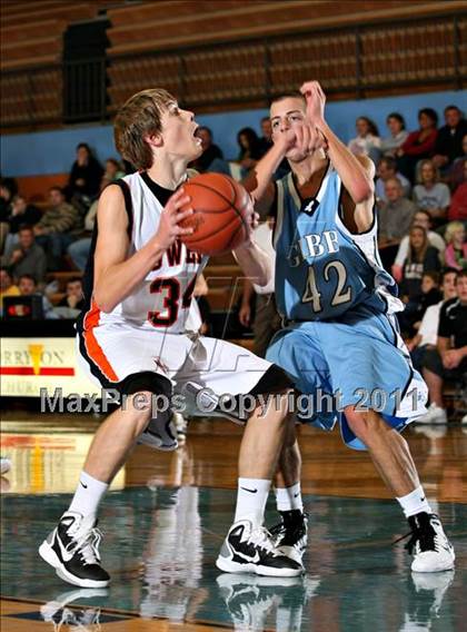 Thumbnail 2 in Powell vs Gibbs (Kroger Thanksgiving Classic) photogallery.