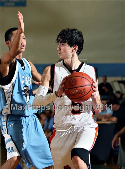 Thumbnail 3 in Powell vs Gibbs (Kroger Thanksgiving Classic) photogallery.