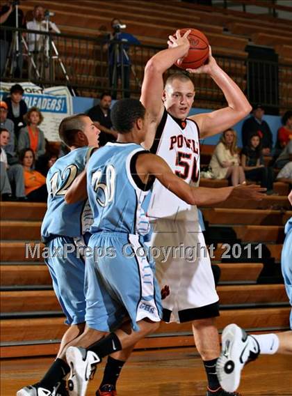 Thumbnail 2 in Powell vs Gibbs (Kroger Thanksgiving Classic) photogallery.