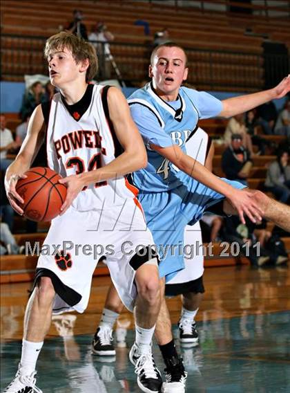 Thumbnail 2 in Powell vs Gibbs (Kroger Thanksgiving Classic) photogallery.