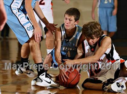 Thumbnail 3 in Powell vs Gibbs (Kroger Thanksgiving Classic) photogallery.