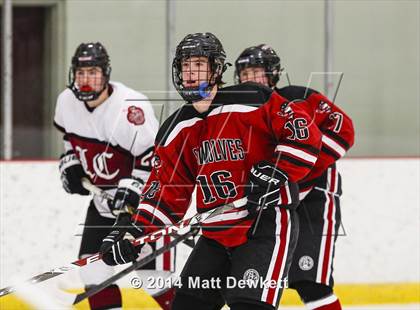 Thumbnail 1 in Loomis Chaffee vs. Tabor Academy (Avon Old Farms Christmas Classic Final) photogallery.